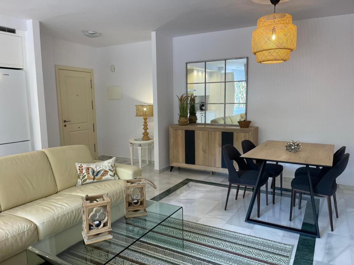Marbella Playa Residencial Con Piscinaアパートメント エクステリア 写真
