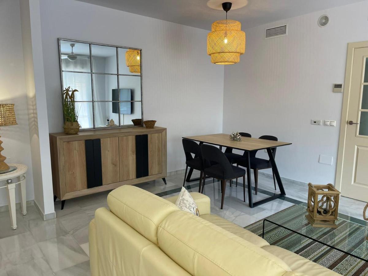 Marbella Playa Residencial Con Piscinaアパートメント エクステリア 写真