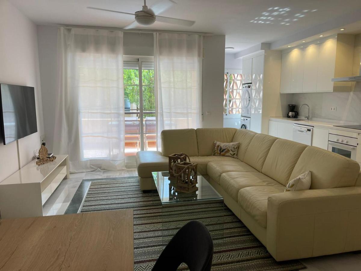 Marbella Playa Residencial Con Piscinaアパートメント エクステリア 写真