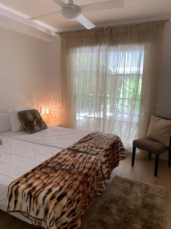Marbella Playa Residencial Con Piscinaアパートメント エクステリア 写真