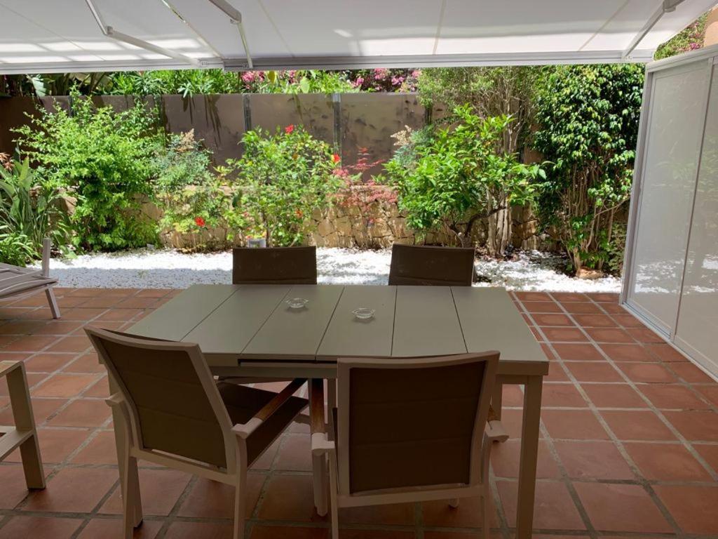Marbella Playa Residencial Con Piscinaアパートメント エクステリア 写真