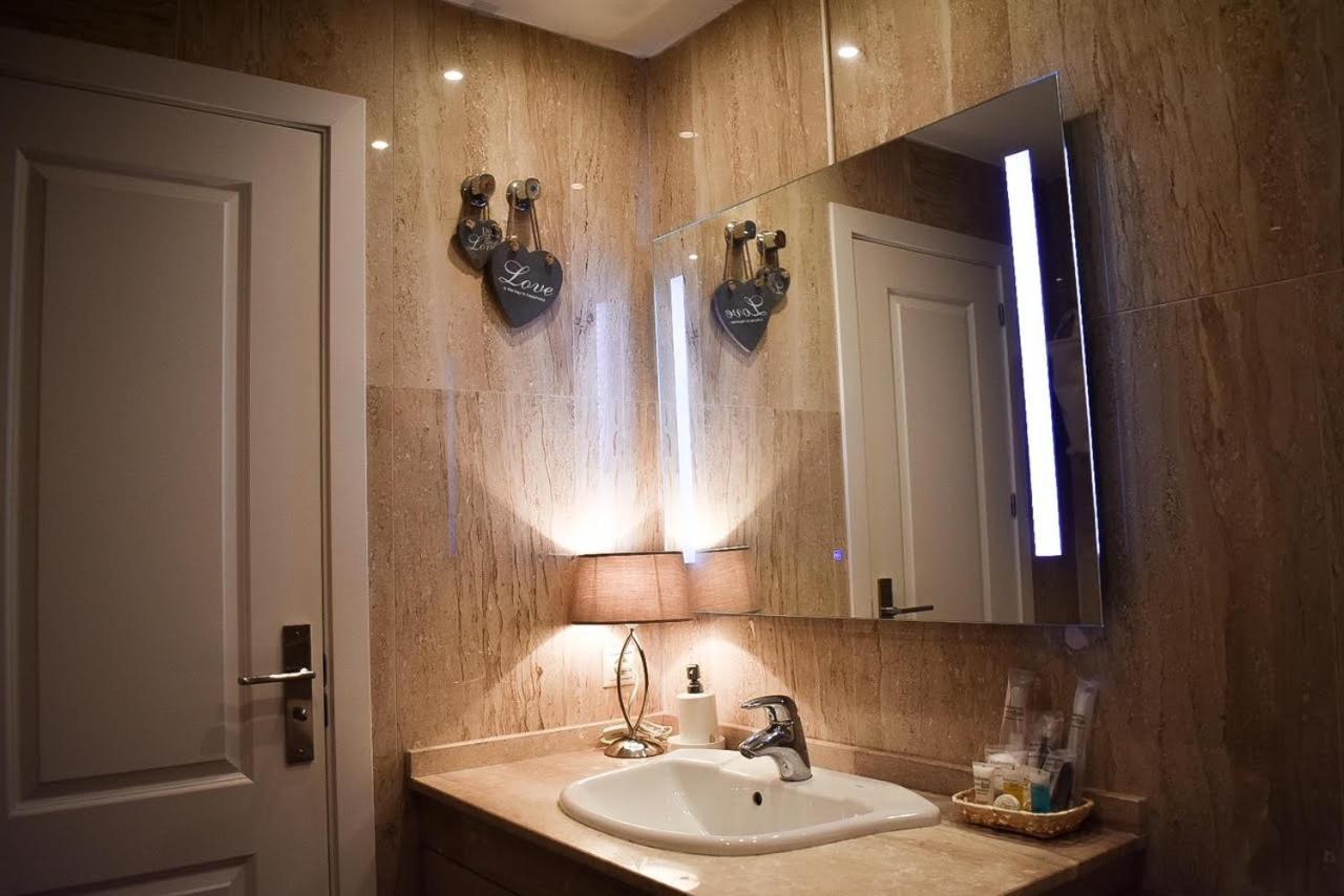 Marbella Playa Residencial Con Piscinaアパートメント エクステリア 写真