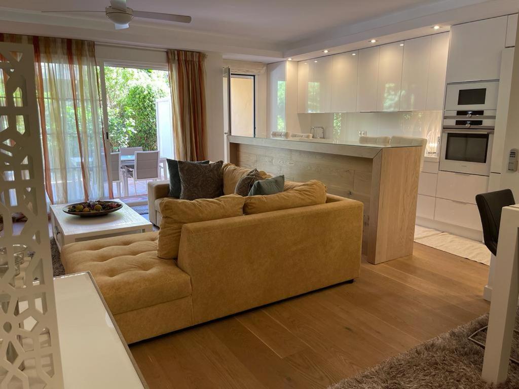 Marbella Playa Residencial Con Piscinaアパートメント エクステリア 写真