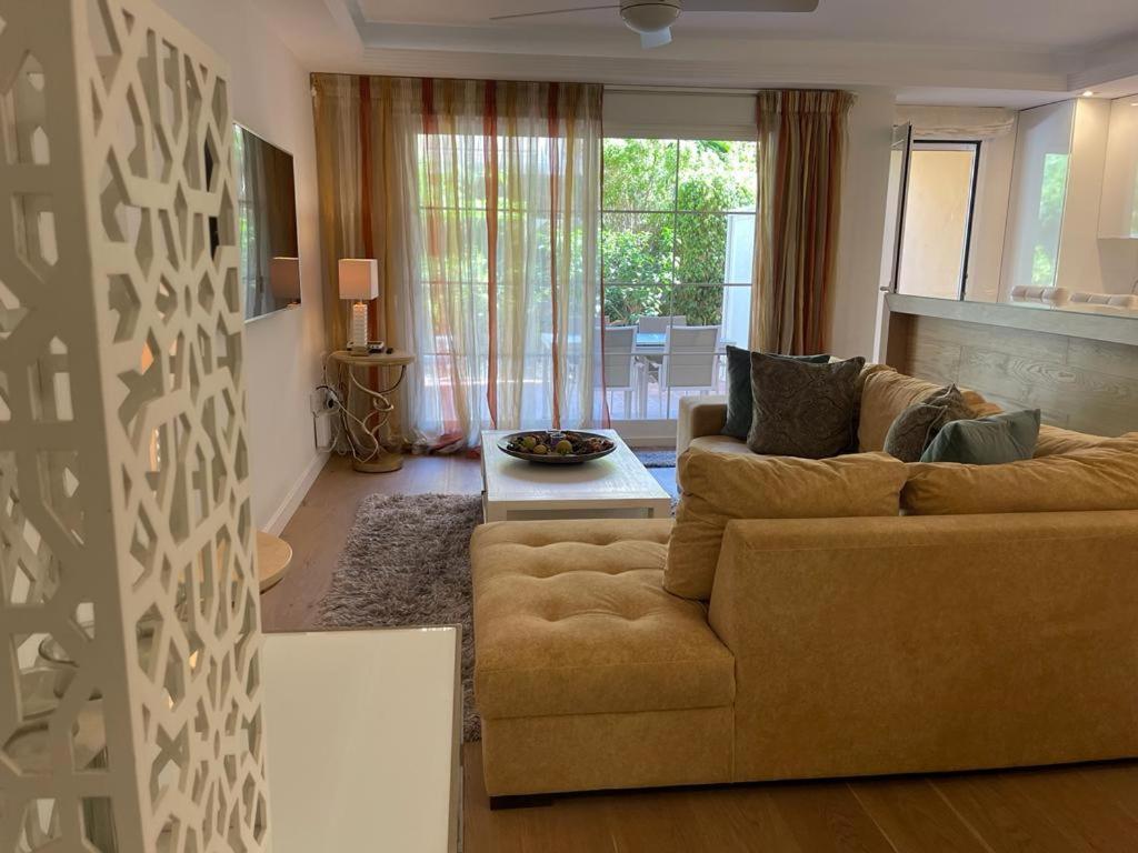 Marbella Playa Residencial Con Piscinaアパートメント エクステリア 写真