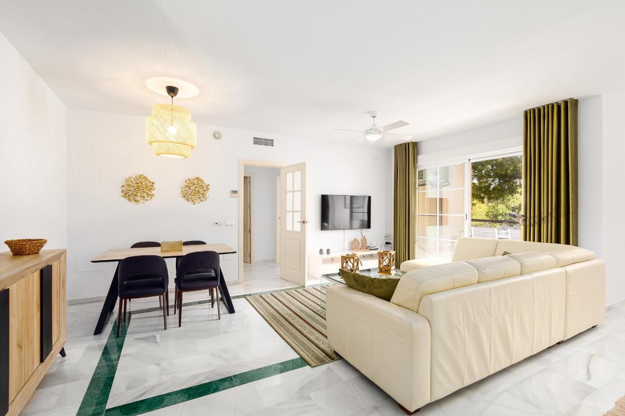 Marbella Playa Residencial Con Piscinaアパートメント エクステリア 写真
