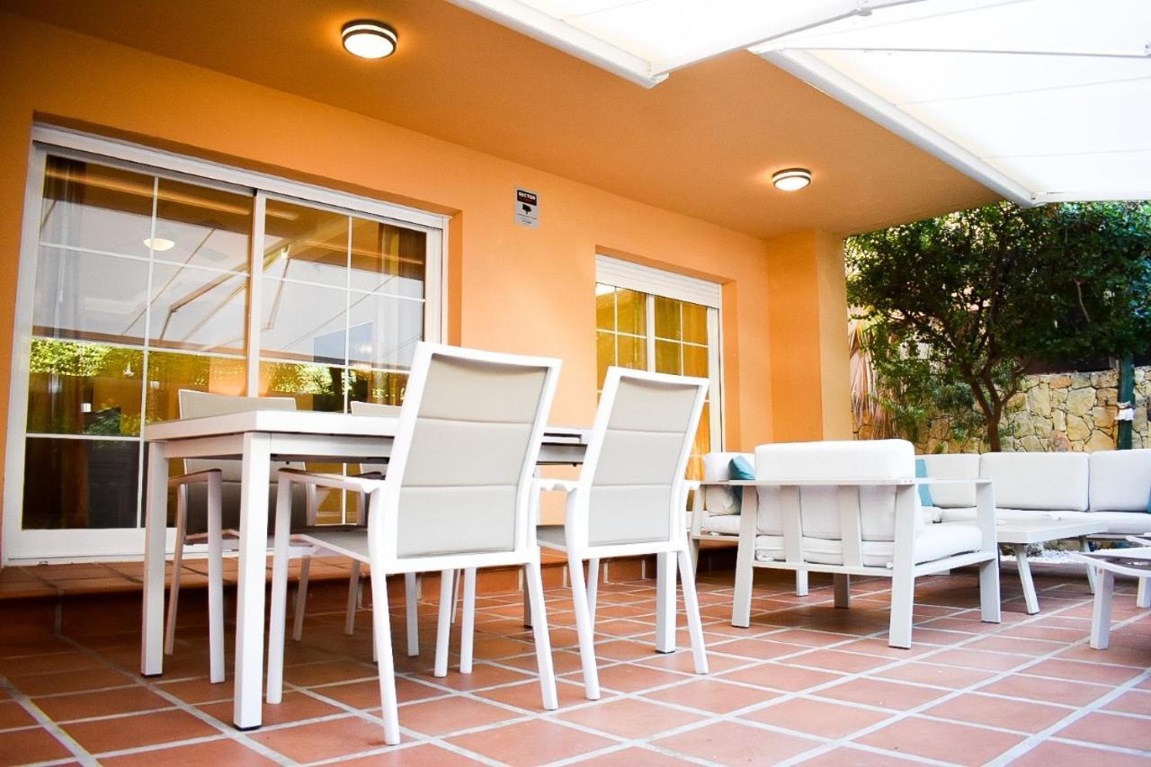 Marbella Playa Residencial Con Piscinaアパートメント エクステリア 写真