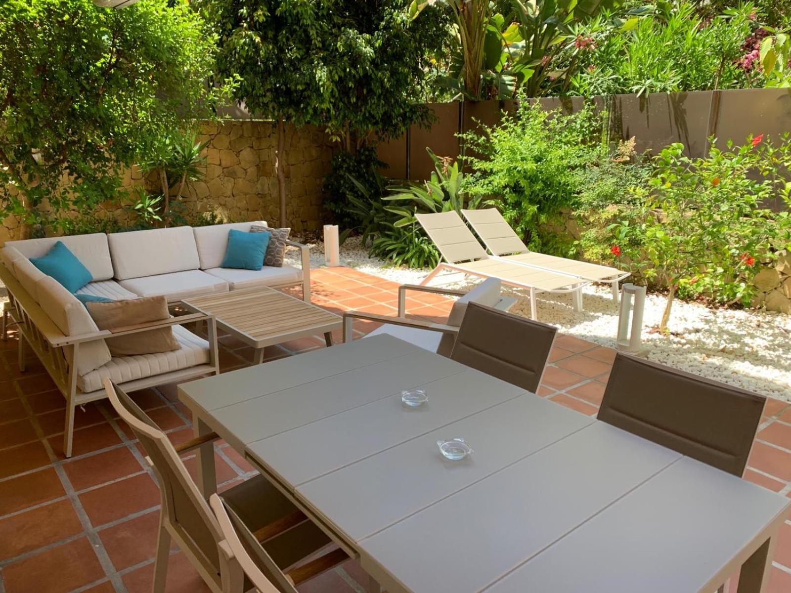 Marbella Playa Residencial Con Piscinaアパートメント エクステリア 写真